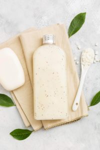 Base perolizante: qual sua função nos produtos para banho?