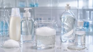 Lauramina óxida: benefícios em produtos de limpeza e cosméticos